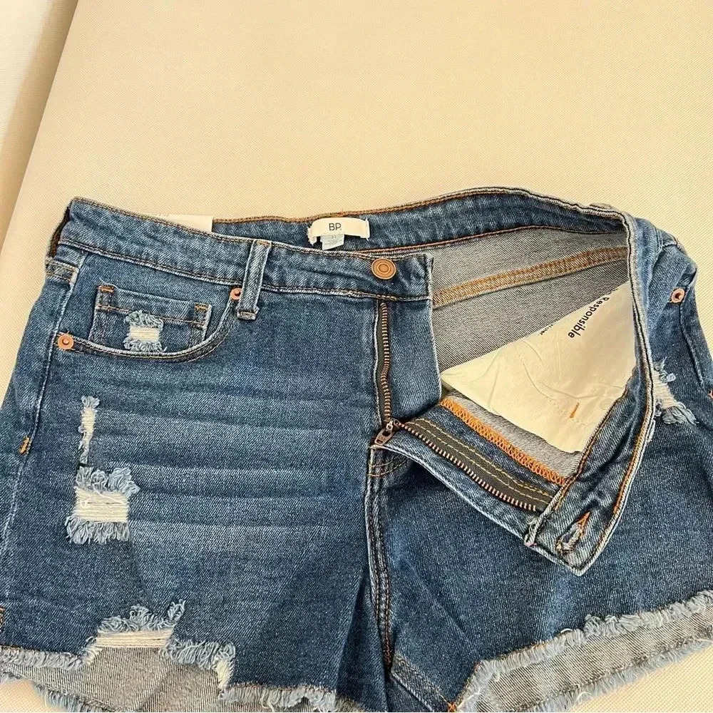 BP Shorts Denim Medium Blue Wash Distressed Raw Hem Size 31 - Picture 3 of 7